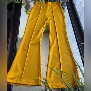 Mustard Yellow Flare Leg Pants/ Pantalones Mostaza tipo Campana